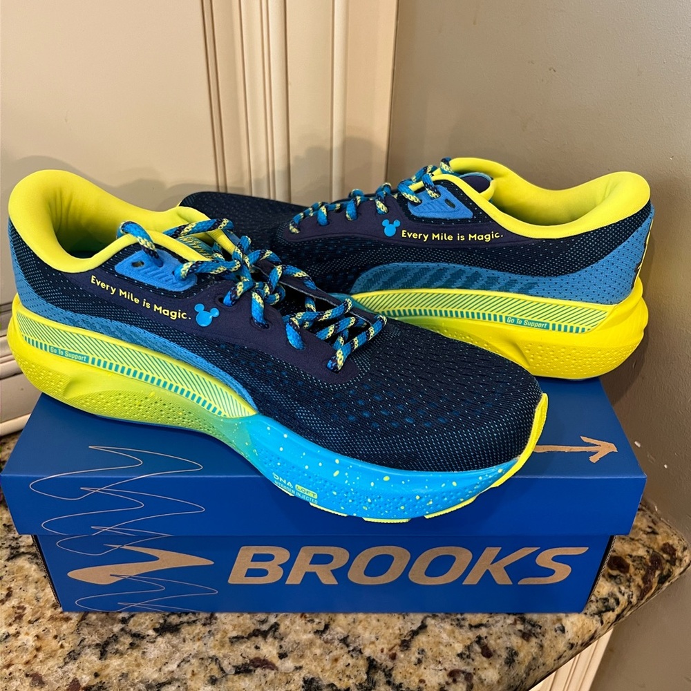 RunDisney Brooks Adrenaline GTS 24 Men’s Size 7